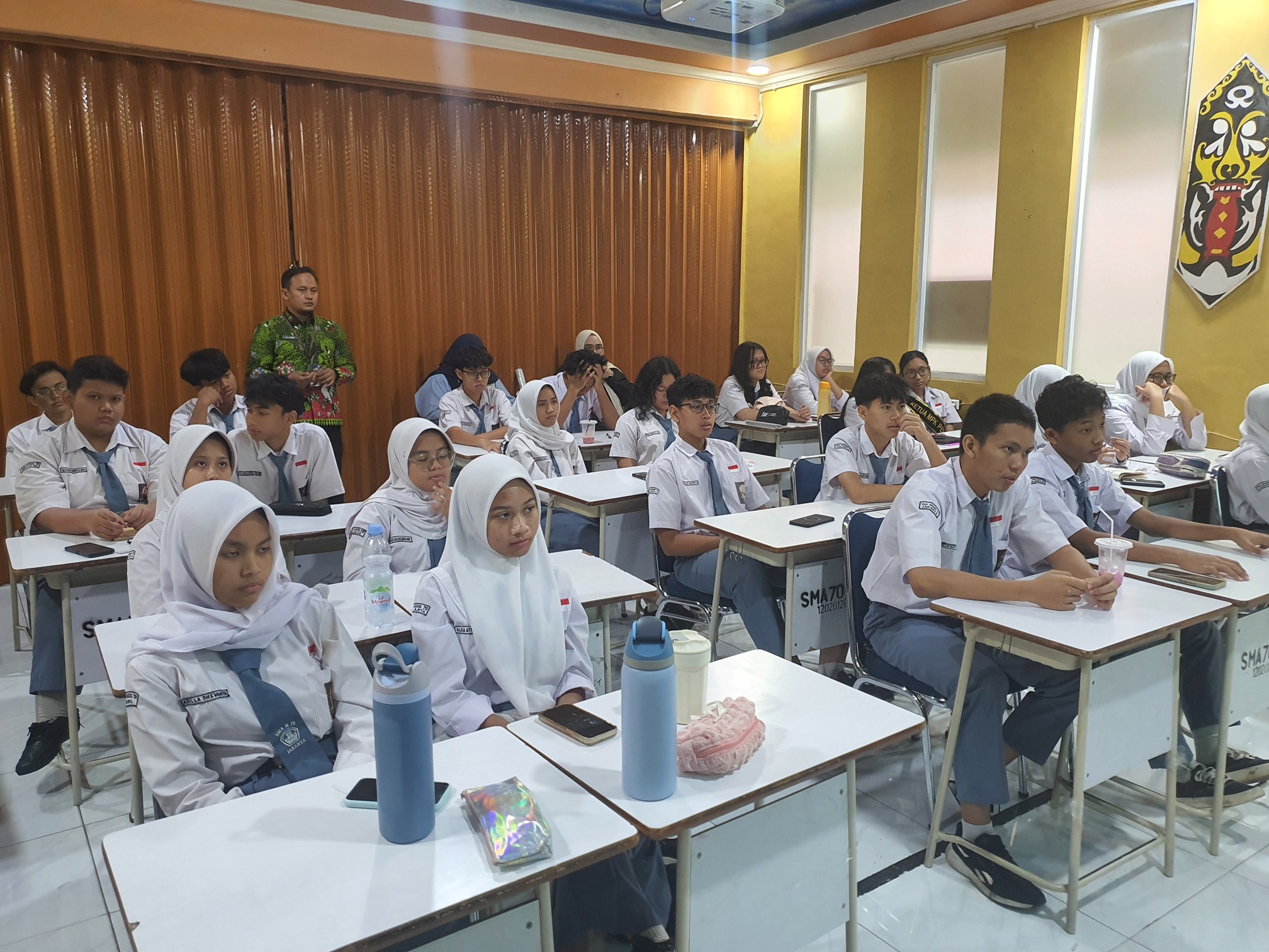 SMA Negeri 70 Bergerak untuk Sekolah Berkelanjutan